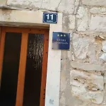 Zeljana Appartement *